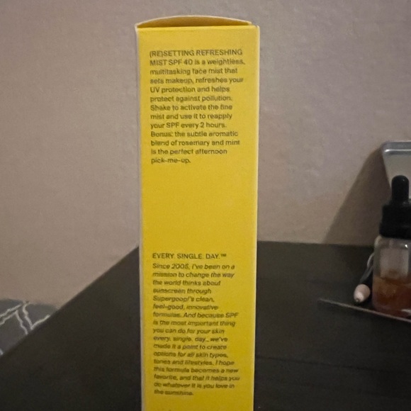 NEW SUPERGOOP SPF SETTING SPRAY - Picture 3 of 3